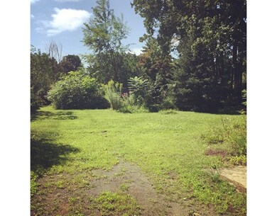 30 Graves St, South Deerfield, MA 01373 - photo 3