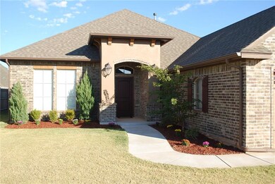 704 Samantha Ln, Moore, OK 73160 - photo 2