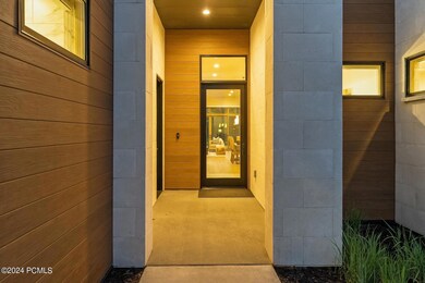 5_Front-Entry_1800x1200_4135191