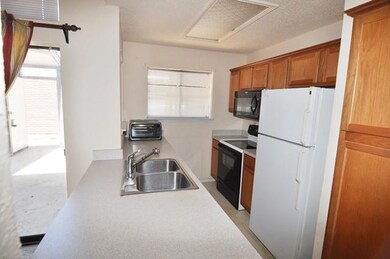 642 Bellaire Dr unit D, Hurst, TX 76053 - photo 5