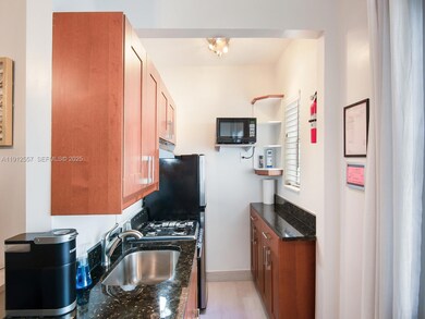 335 Ocean Dr unit 328, Miami Beach, FL 33139 - photo 4