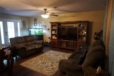 2421 Marguerite St, Bay City, TX 77414 - photo 4