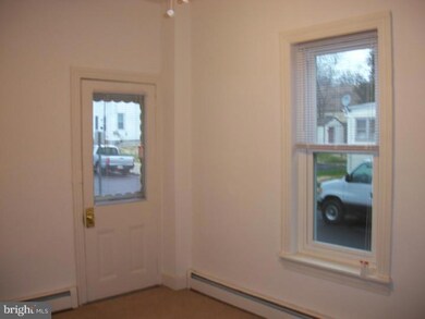 729 Glasgow St unit 1FLN, Pottstown, PA 19464 - photo 4