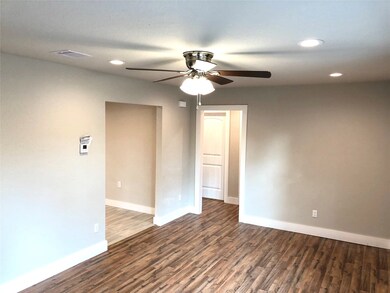 407 Plymouth St, Houston, TX 77022 - photo 3