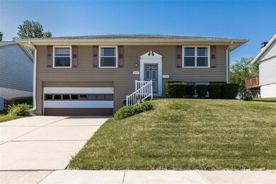 4801 Montclair Dr NW, Cedar Rapids, IA 52405 - photo 2