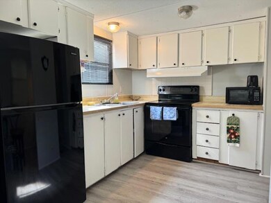 stove and refrig remain