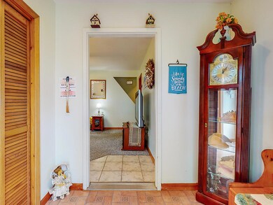213-29Meadow - interior