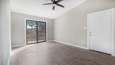 Natural light coming from the balcony!