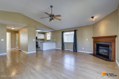 Living Room w/Ceiling Fan