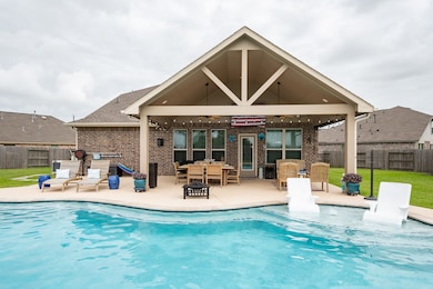 Absolutely a Beautiful Backyard (largest lot in th