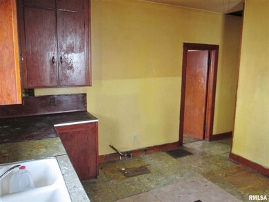 1408 E 12 1 2 St, Davenport, IA 52803 - photo 7