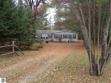 341 Denny Ln, Alger, MI 48610 - photo 4