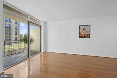 The Crescent unit 401, Silver Spring, MD 20910 - photo 4