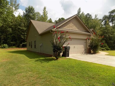 529 Knollwood, Griffin, GA 30224 - photo 2