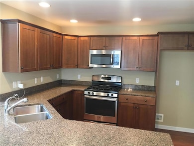 885 Fieldstone Trail, Easton, PA 18040 - photo 2