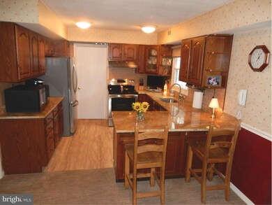 4110 Chelmont Ln, Bowie, MD 20715 - photo 5