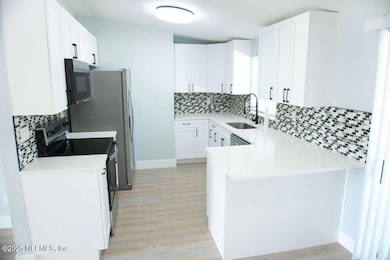 5201 Locksley Ave, Jacksonville, FL 32208 - photo 5