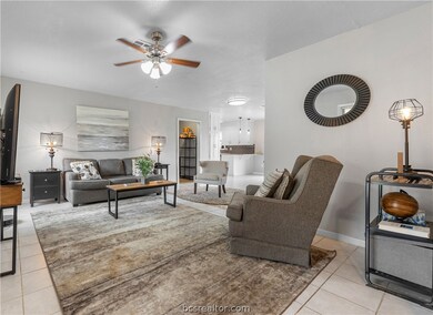 1401 Laura Ln unit CS, College Station, TX 77840 - photo 5
