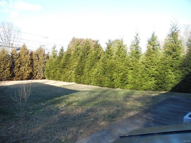 2849 Elm Ct, Allentown, PA 18103 - photo 3