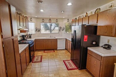 2172 58th St W, Rosamond, CA 93560 - photo 7