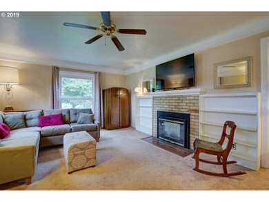 486 N Ivy St, Canby, OR 97013 - photo 2