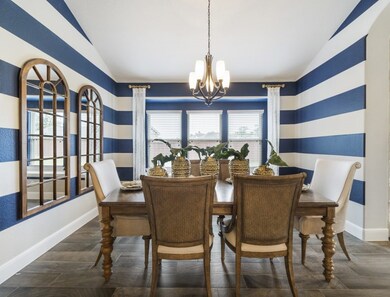 456 Lake Line Dr, Alvin, TX 77511 - photo 4