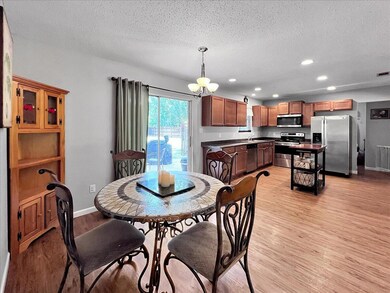 18-60ECED1D-6134-4041-B4A5-5850B95DFB56