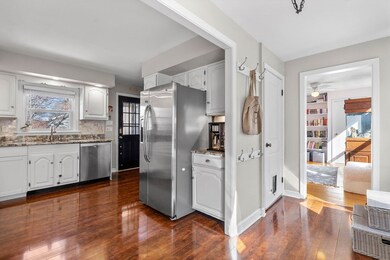60 Pleasant St, Stoneham, MA 02180 - photo 5