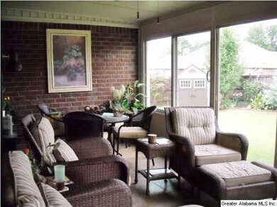 Relax in your own air-conditioned/heated Sunroom y