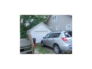 Detached Garage