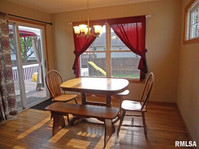 4334 Kelling St, Davenport, IA 52806 - photo 5