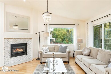 06-Living Room_MAX9735