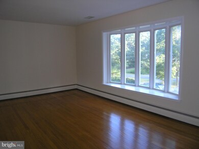 14525 Perrywood Dr, Burtonsville, MD 20866 - photo 4