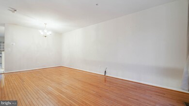 13041 Woodcutter Cir, Germantown, MD 20876 - photo 5
