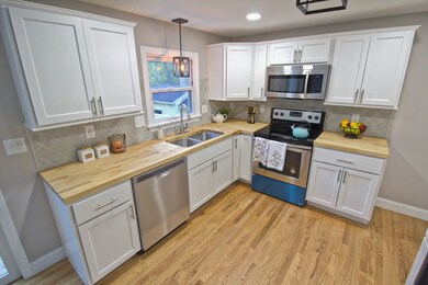 199 Brookside Cir, Florence, MA 01062 - photo 3