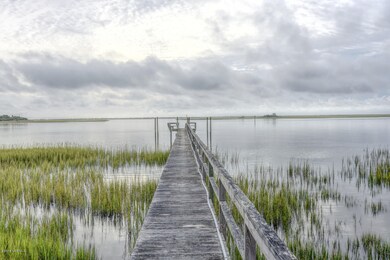 7653 Myrtle Grove 2 Pier to Waterway