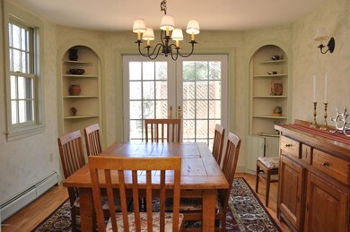 Dining toward Deck