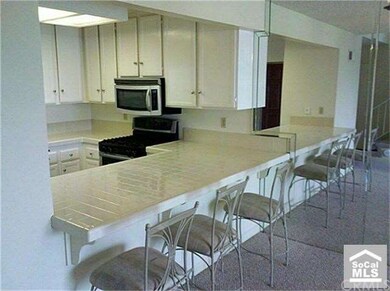 Kitchen/Bar area