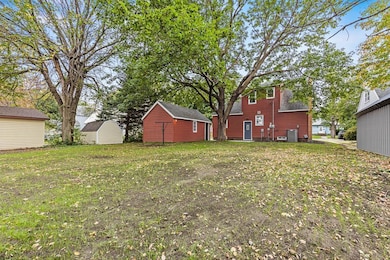 218 N Sherwood St, Ivanhoe, MN 56142 - photo 3
