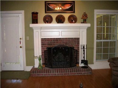 Family Room Fireplace/Mantle