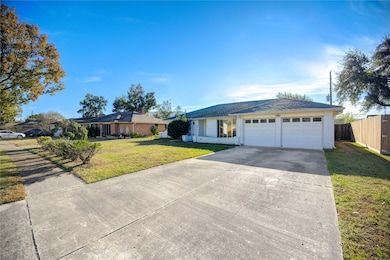 10823 Radford Ln, Houston, TX 77099 - photo 2