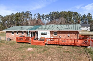 200 Evergreen Dr, Walhalla, SC 29691 - photo 4