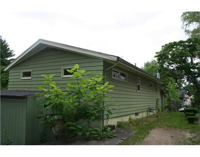 288 6th Ave, Woonsocket, RI 02895 - photo 2