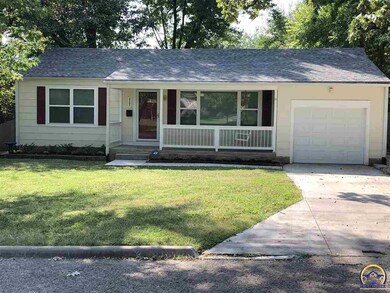 2207 SW Mulvane St, Topeka, KS 66611 - photo 2