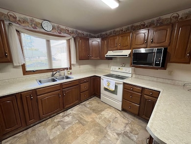 403 N 3rd St, Plainview, NE 68769 - photo 4