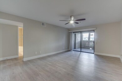 32nd St 1-Living Room-
