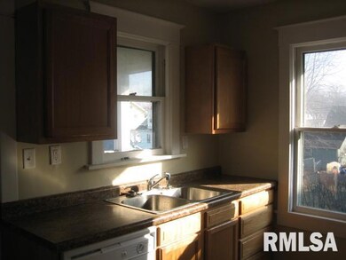 808 E High St, Davenport, IA 52803 - photo 3