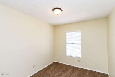 3002_N_Arrowhead_Dr_AZ-5