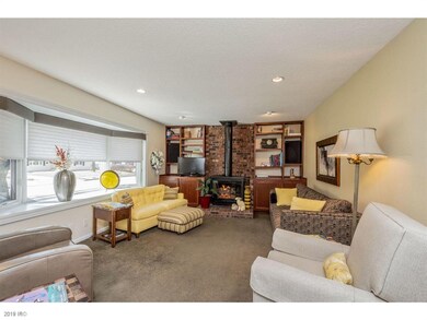 2923 Vine St, West Des Moines, IA 50265 - photo 2