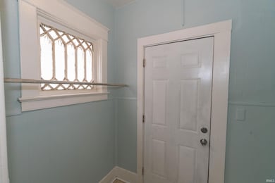 506 W Battell St, Mishawaka, IN 46545 - photo 2